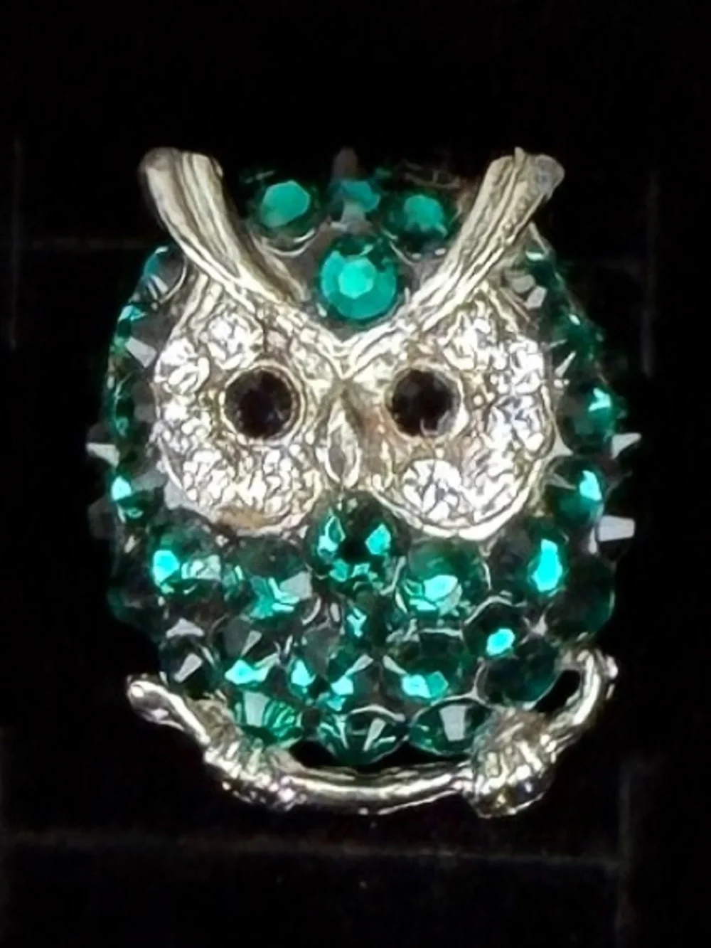 Vintage Emerald Green Owl Scatter Pin Silvertone Jeweled Figural Lapel Brooch
